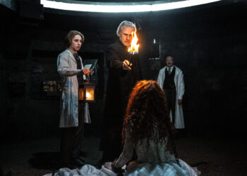 Review Dracula : A Love Tale