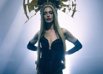 Review Mother Mary, diperankan oleh Anne Hathaway