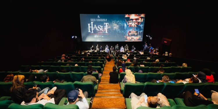Review Hasut: Horor Indonesia yang Membuktikan Suara Lebih Menyeramkan Daripada Hantu.